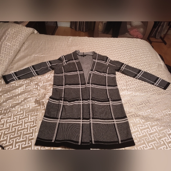 NWOT Long open plaid cardigan - Picture 8 of 10